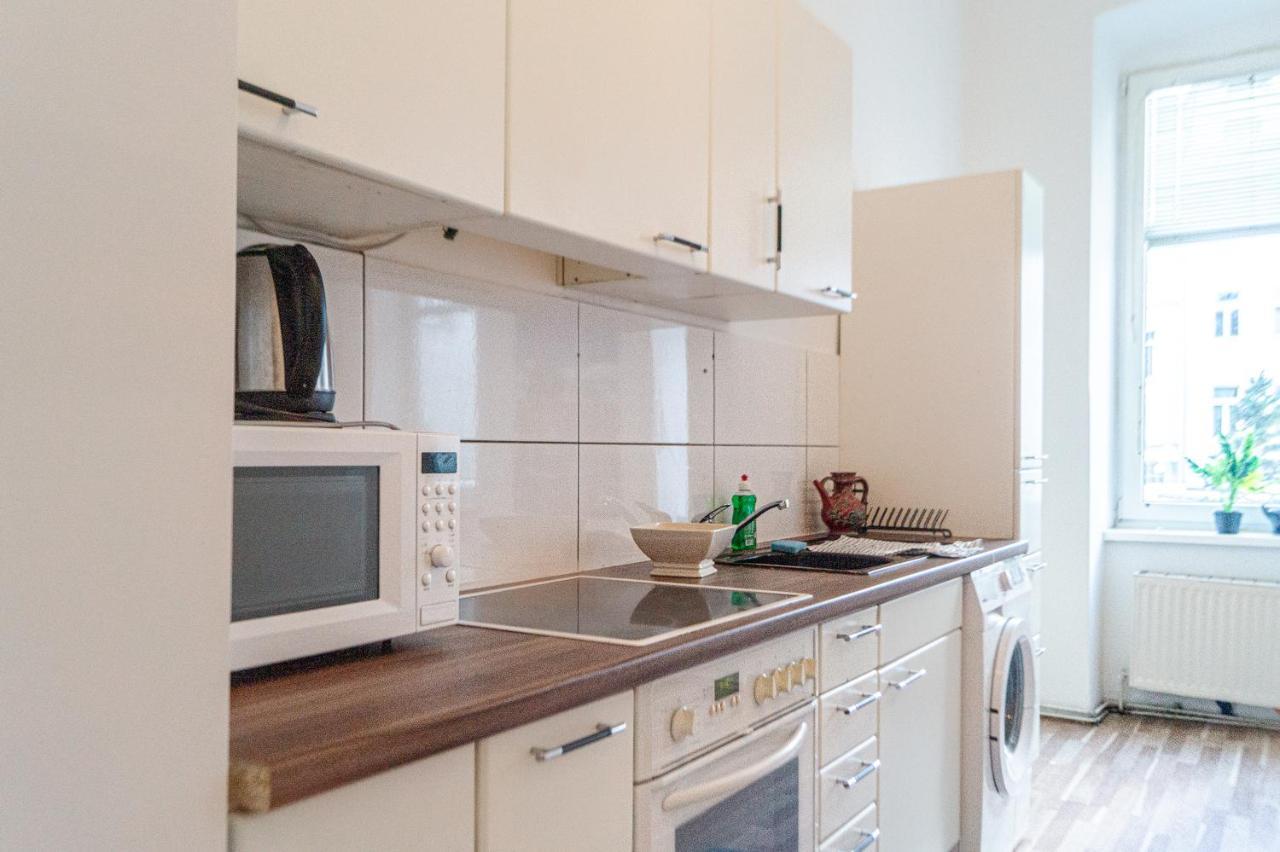 Pleasant 3Br Shared Apartment- Ideal For Longstays Bécs Kültér fotó