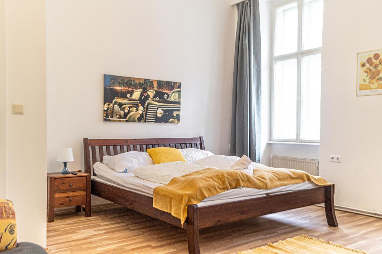 Pleasant 3Br Shared Apartment- Ideal For Longstays Bécs Kültér fotó